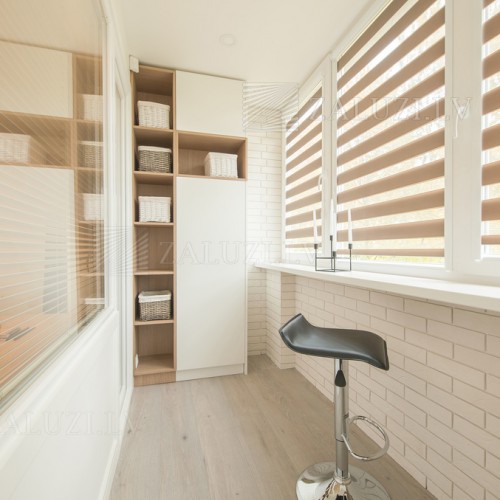 “Day-night” blinds