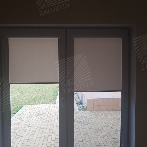 Cassette roller blind