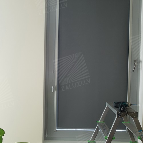 Cassette roller blind