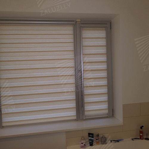 Cassette roller blind