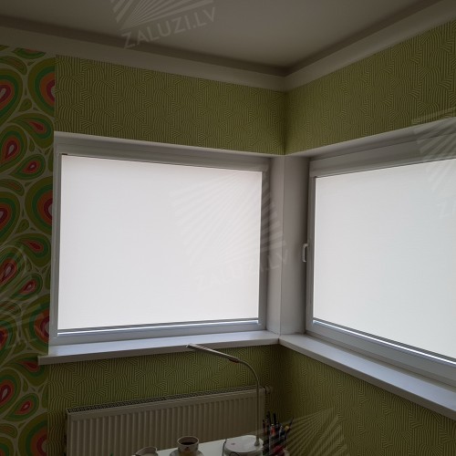 Cassette roller blind