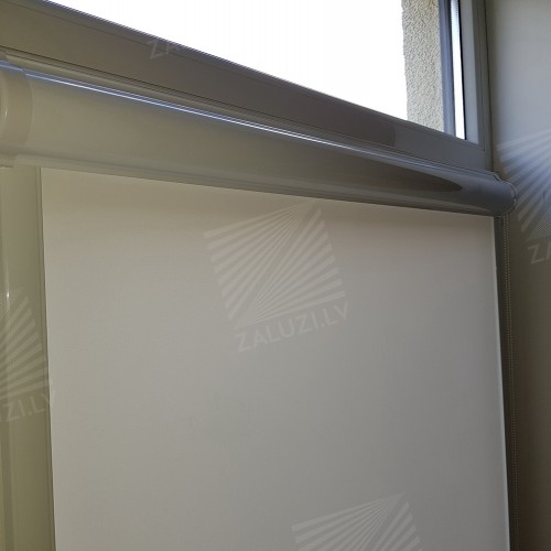 Cassette roller blind