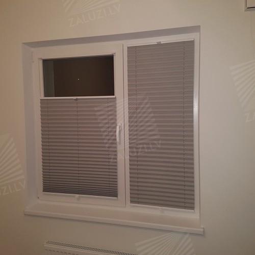 Cassette roller blind