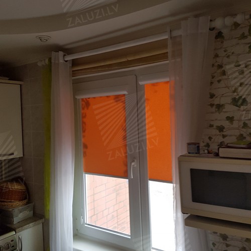 Cassette roller blind