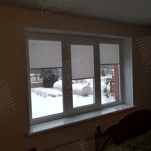 Cassette roller blind