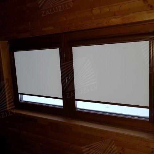 Cassette roller blind