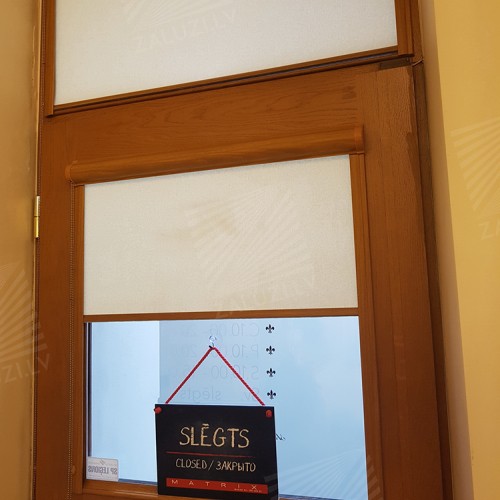 Cassette roller blind