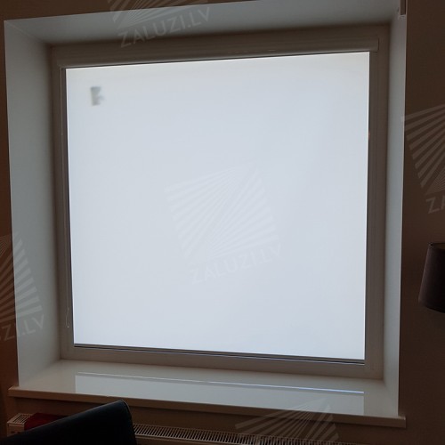 Cassette roller blind
