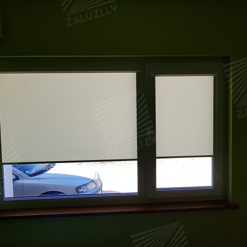 Cassette roller blind