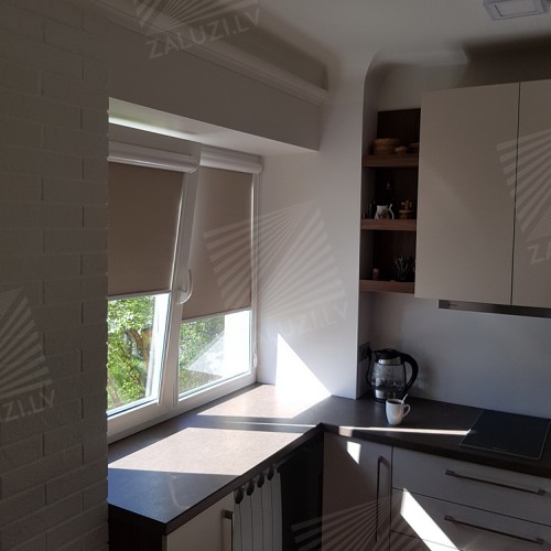 Cassette roller blind