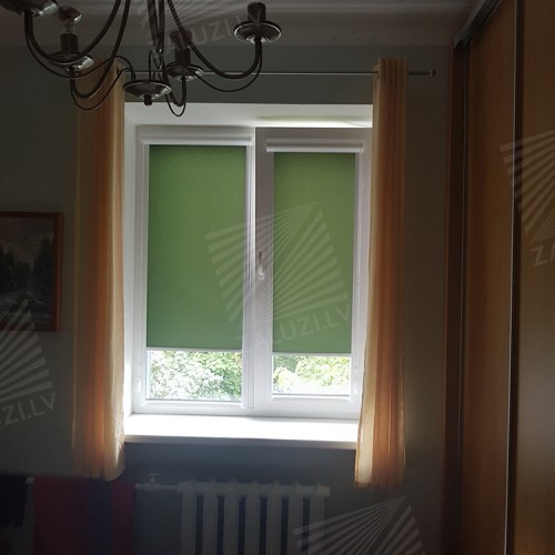 Cassette roller blind