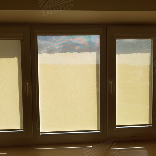 Cassette roller blind