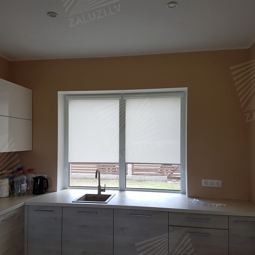 Cassette roller blind