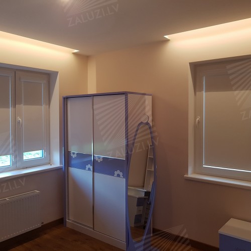 Cassette roller blind