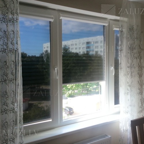 Sun protection roller blinds
