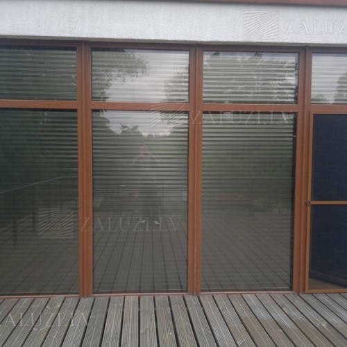 Sun protection roller blinds