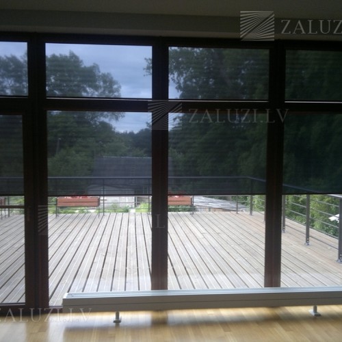 Sun protection roller blinds