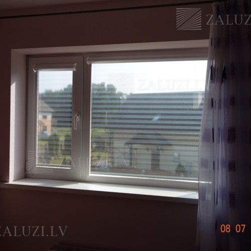 Sun protection roller blinds