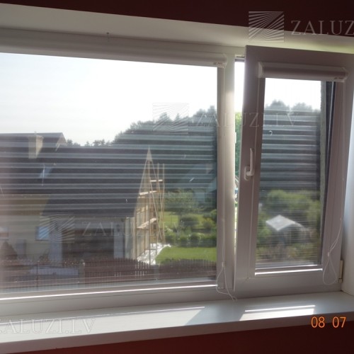 Sun protection roller blinds