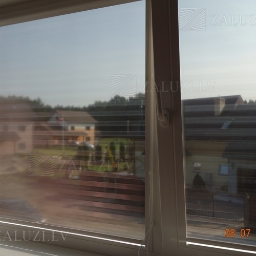 Sun protection roller blinds