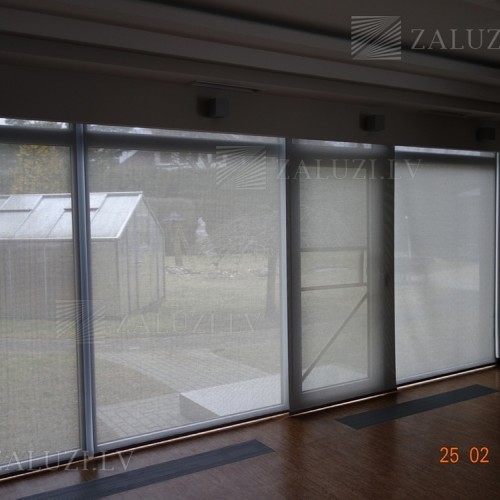 Sun protection roller blinds