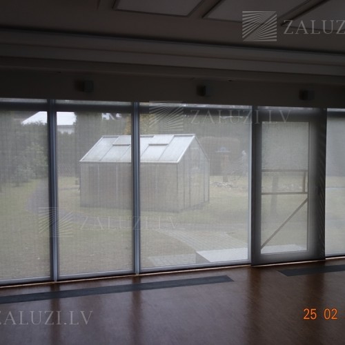 Sun protection roller blinds