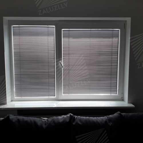 ISSO Horizontal aluminum blinds