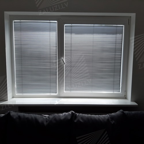 ISSO Horizontal aluminum blinds