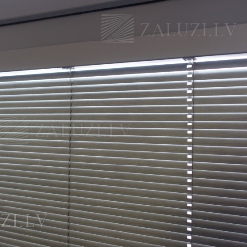 ISSO Horizontal aluminum blinds