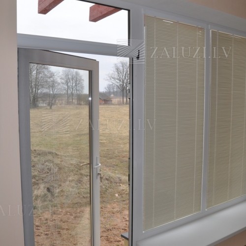 Roller mosquito nets