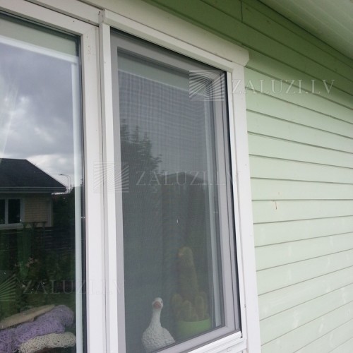 Roller mosquito nets