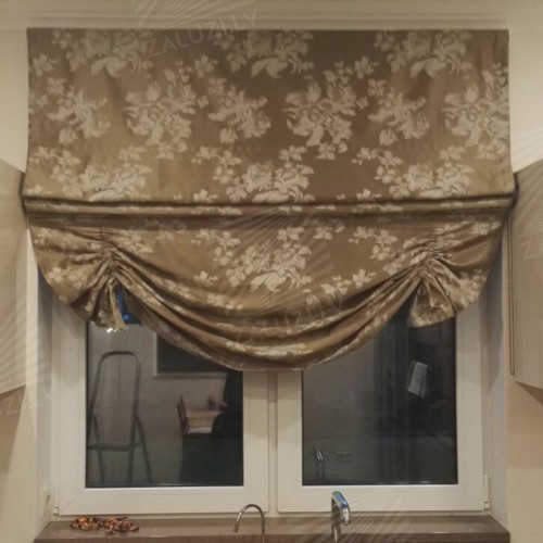 Roman curtains