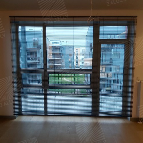 Horizontal aluminum blinds