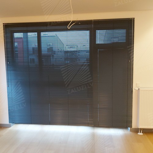 Horizontal aluminum blinds