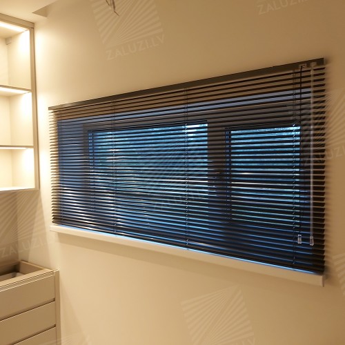 Horizontal aluminum blinds