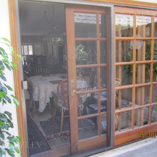 Sliding mosquito nets