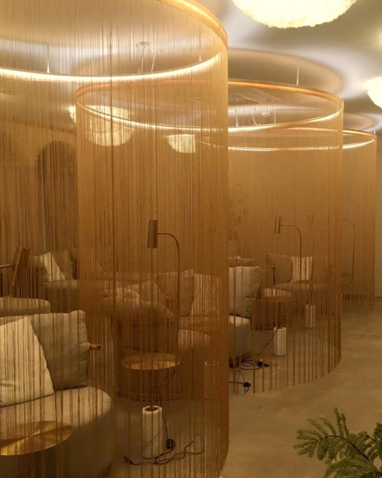 STRING CURTAIN BLACK RAINBOW 