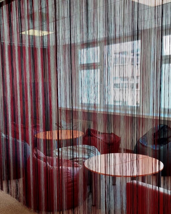 STRING CURTAIN BLACK RAINBOW 